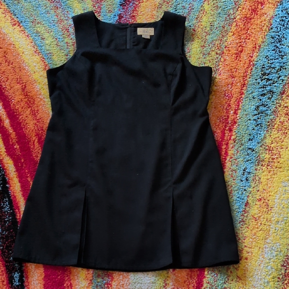 🎵Sostanza Square Neck Dress With Kick Pleats🎵